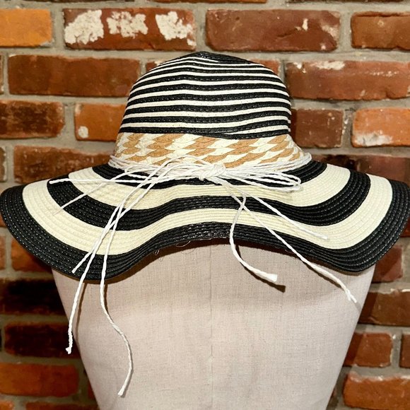 Nicole Marciani Navy Striped Floppy Straw Hat - Picture 4 of 6